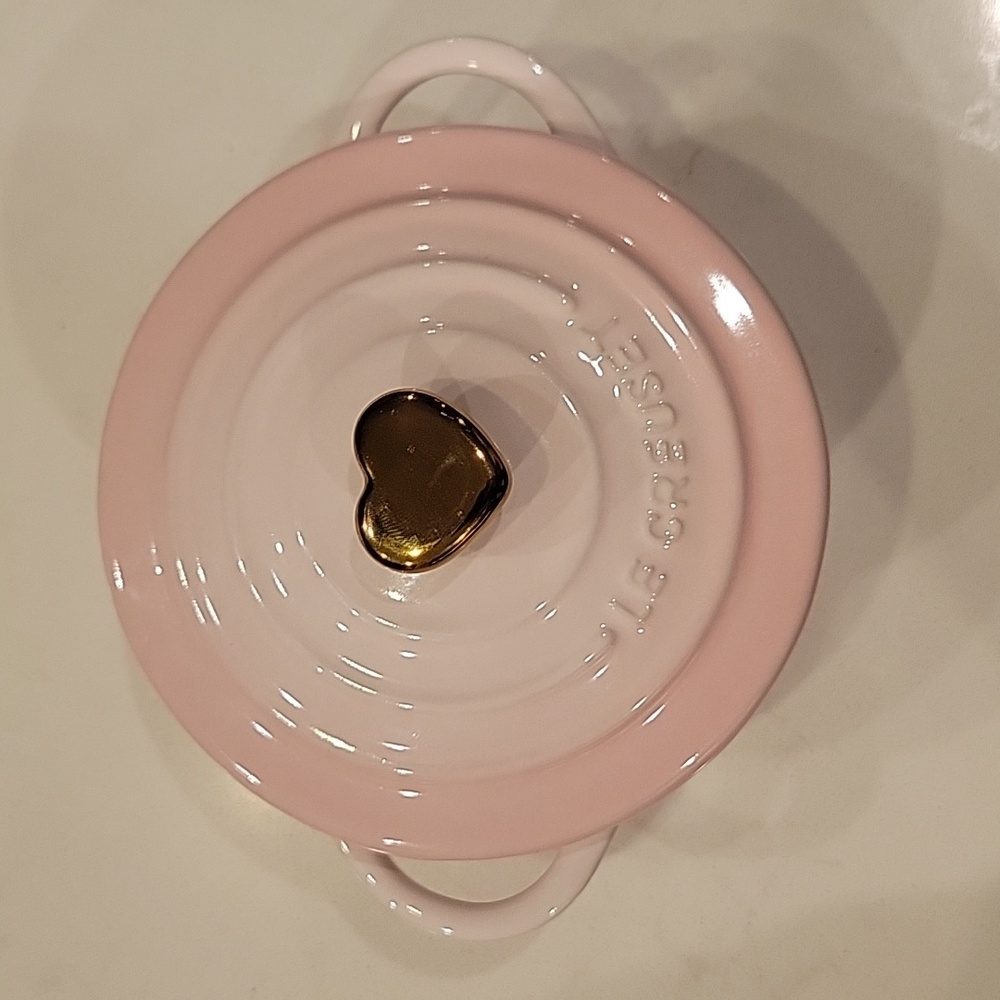 New Shell Pink Le Creuset Cocotte With Heart Gold Knob
